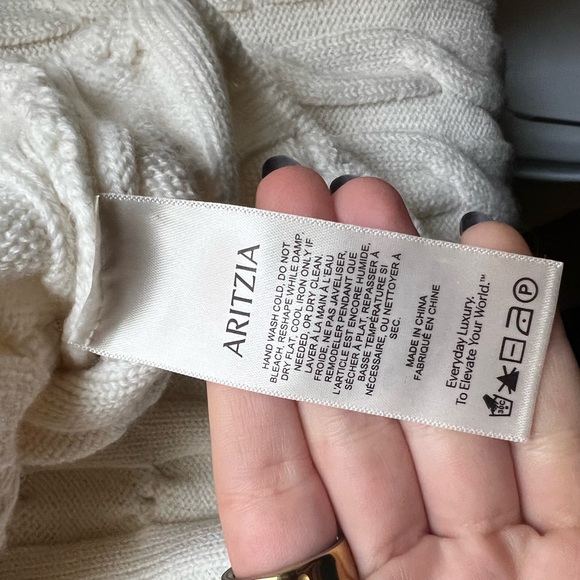 Aritzia Babaton Glory Merino Wool White Cable Knit Cropped Sweater - Picture 6 of 9